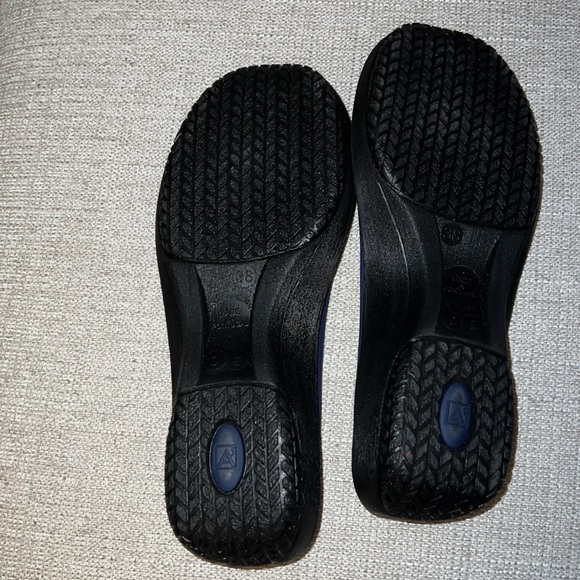 Arcopedico flats….NWOT - Picture 2 of 2